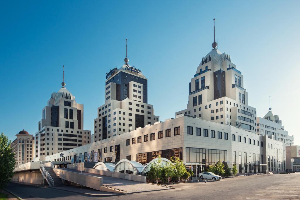 Radisson Hotel Astana Exteriör bild